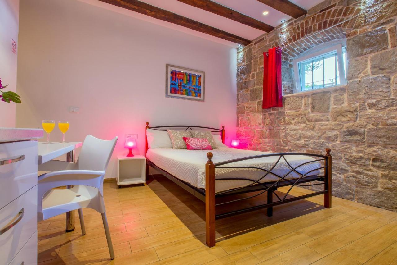 Summer Stone Pleasure Split Bagian luar foto
