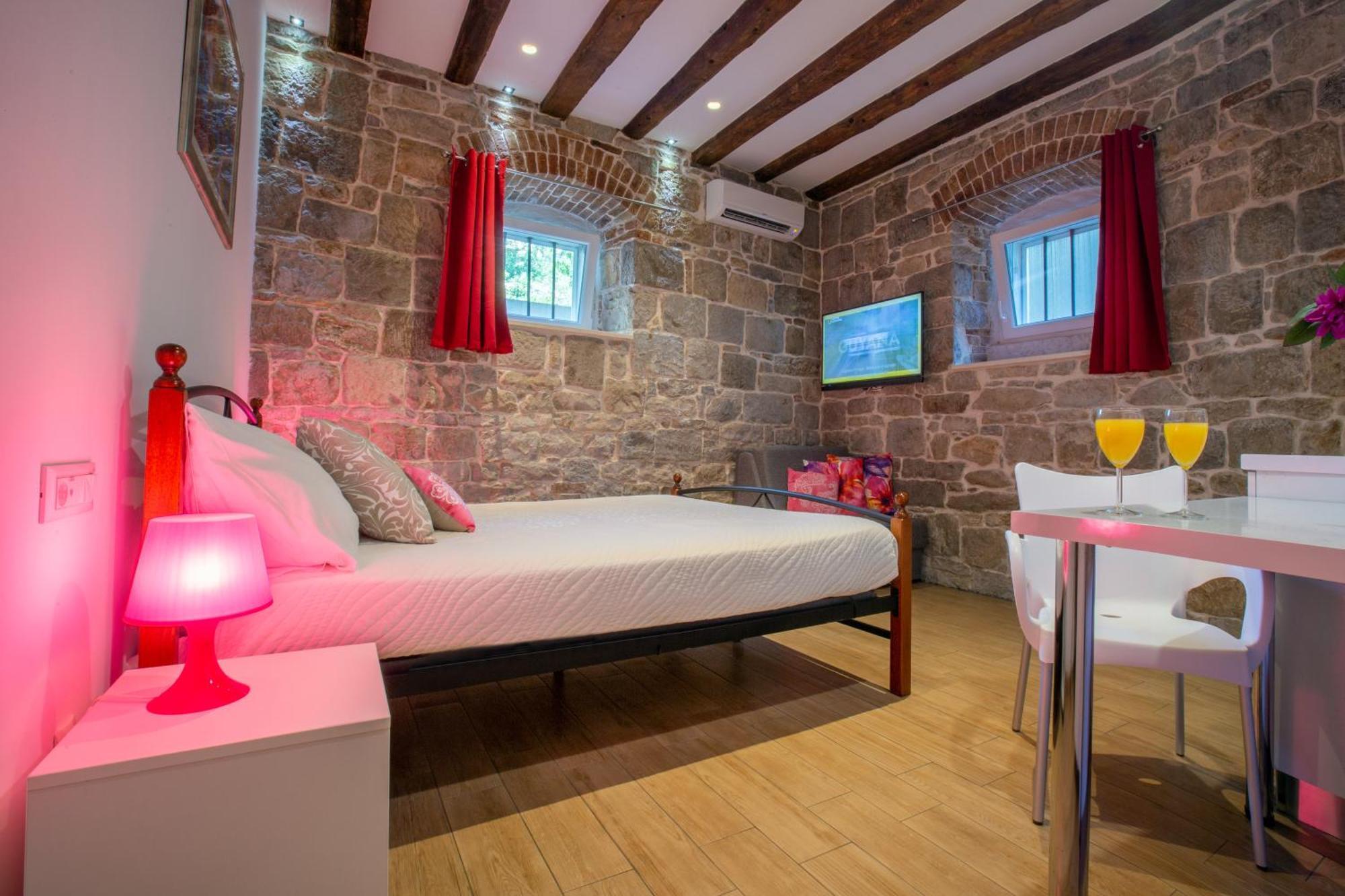 Summer Stone Pleasure Split Bagian luar foto